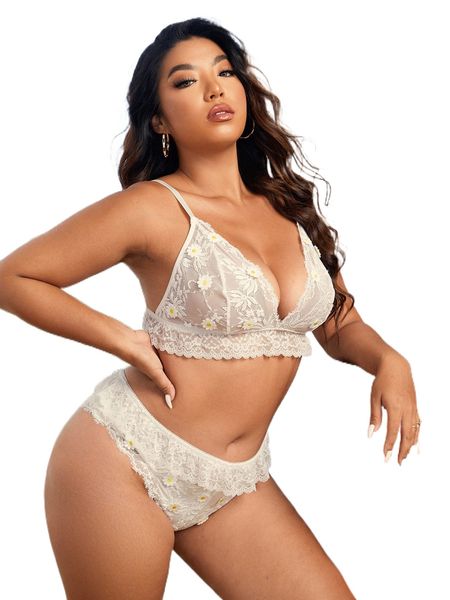 plus floral lace applique ruffle trim wireless lingerie set e9oq#, Black;white 
plus floral lace applique ruffle trim wireless lingerie set e9oq#, Black;white
