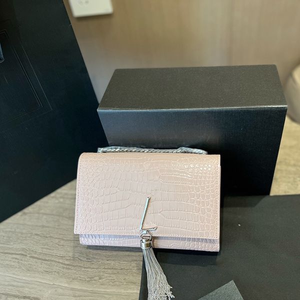 luxury ladies designer diagonal bags classic leather crocodile pattern design shoulder bags fashionable elegant versatile wallet multicolor
luxury ladies designer diagonal bags classic leather crocodile pattern design shoulder bags fashionable elegant versatile wallet multicolor