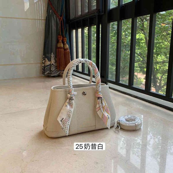 bags designer heme luxury h family classic garden bag 25cm full grain coat cow leather soft without deformation cost performance hg36
bags designer heme luxury h family classic garden bag 25cm full grain coat cow leather soft without deformation cost performance hg36