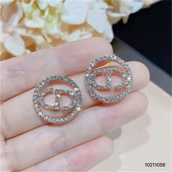 2022 2022 20% off designer jewelry d family letter stone inlaid full diamond 925 silver needle fashion high version material female earrings, Golden
2022 2022 20% off designer jewelry d family letter stone inlaid full diamond 925 silver needle fashion high version material female earrings, Golden