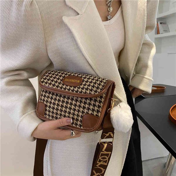 2022 factory wholesale new autumn and winter women's fashion versatile messenger high sense single shoulder armpit small square bag
2022 factory wholesale new autumn and winter women's fashion versatile messenger high sense single shoulder armpit small square bag