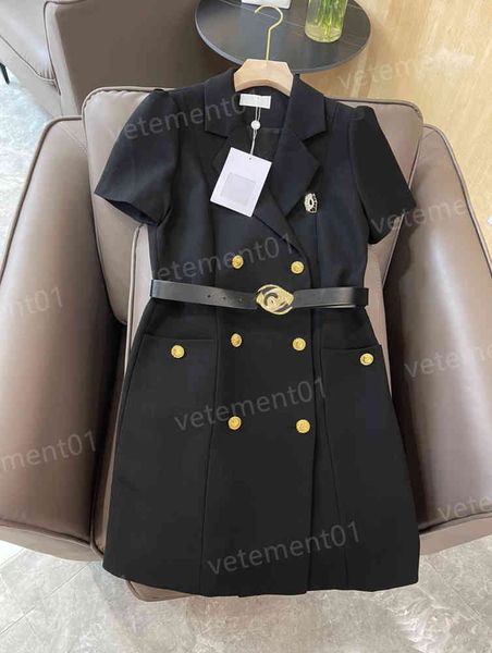 luxury women dresses 22ss autumn double-breasted belt corset metal button embellishment short-sleeved dress fashion brand designer dresses f, Black;gray
luxury women dresses 22ss autumn double-breasted belt corset metal button embellishment short-sleeved dress fashion brand designer dresses f, Black;gray