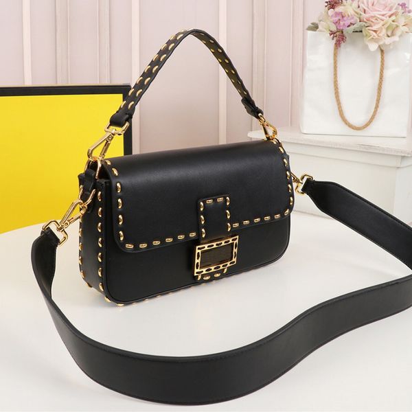 2022shoulder bag designer ladies classic crossbody portable portable baguette fashion versatile hand sewn purse party banquet choice
2022shoulder bag designer ladies classic crossbody portable portable baguette fashion versatile hand sewn purse party banquet choice