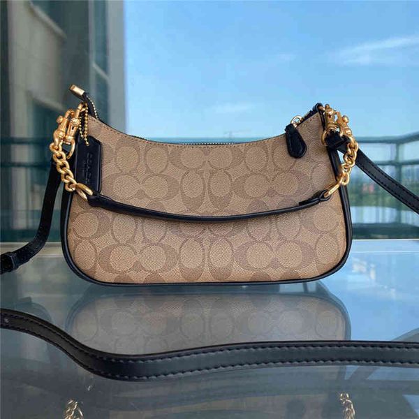 c 2022 new flower underarm leather double belt simple hand-held shoulder portable small 2022 luxury brand fashion design versatile ladies ba
c 2022 new flower underarm leather double belt simple hand-held shoulder portable small 2022 luxury brand fashion design versatile ladies ba