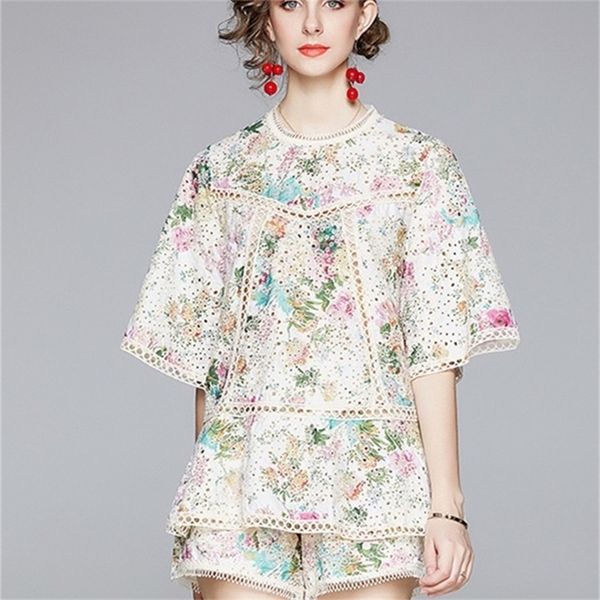 elegant flower embroidery lace suit set women batwing sleeve hollow out shirt + wide leg shorts runway summer two pieces 220509, White
elegant flower embroidery lace suit set women batwing sleeve hollow out shirt + wide leg shorts runway summer two pieces 220509, White