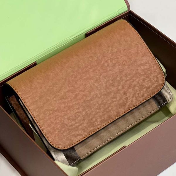 chain cross body bag women shoulder clutch bags flip genuine leather flap wallet quality hardware chains strap fashion letters bag handbag p
chain cross body bag women shoulder clutch bags flip genuine leather flap wallet quality hardware chains strap fashion letters bag handbag p