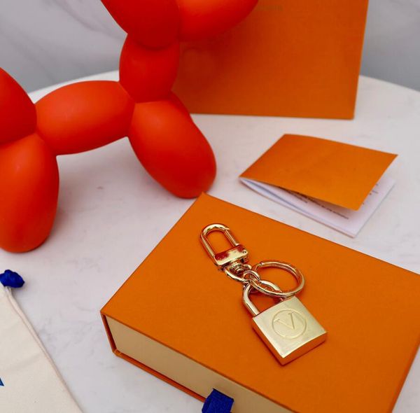 keychain luxury designer brand astronaut key chain rings men car keyring women buckle portachiavi keychains bags pendant with box dustbag, Silver
keychain luxury designer brand astronaut key chain rings men car keyring women buckle portachiavi keychains bags pendant with box dustbag, Silver