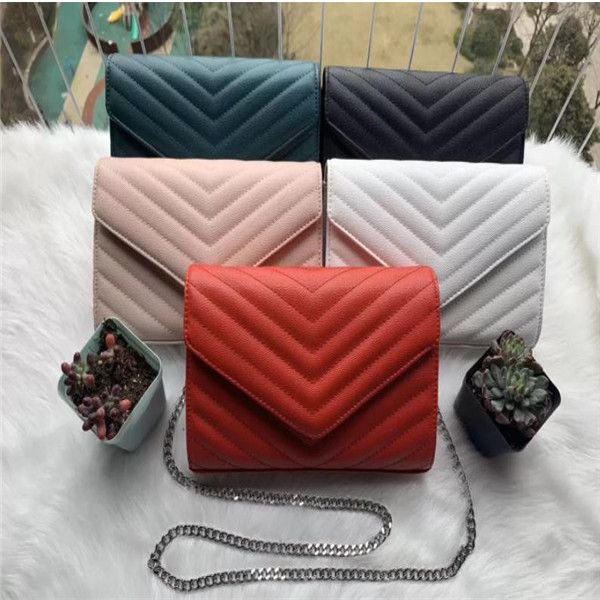 designer handbag 2021 womens messenger bag fashion luxurys crossbody mens 5 color silver leather chain caviar skin texture wallet purse wall, Red;black
designer handbag 2021 womens messenger bag fashion luxurys crossbody mens 5 color silver leather chain caviar skin texture wallet purse wall, Red;black