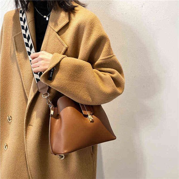 evening bags vintage simple small pu leather bucket crossbody for women 2022 designer fashion lady luxury black shoulder handbags 220712
evening bags vintage simple small pu leather bucket crossbody for women 2022 designer fashion lady luxury black shoulder handbags 220712