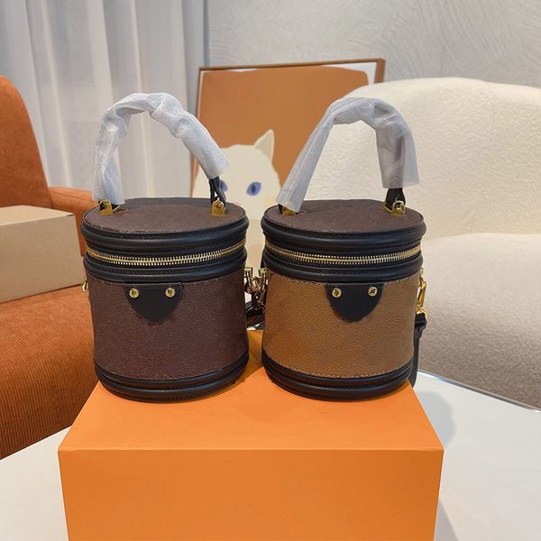 designer bags womens cylinder handbag wallet fashion luxurys mini bag crossbodys shoulders messengers cosmetic case card holder classic purs
designer bags womens cylinder handbag wallet fashion luxurys mini bag crossbodys shoulders messengers cosmetic case card holder classic purs