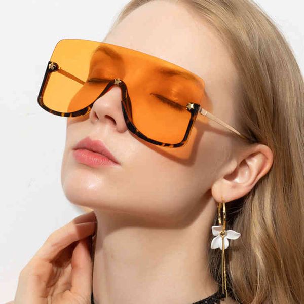 fashion women's one piece large frame sunglass 2021 new mask fashion personality sunscreen outdoor riding sunglass, White;black
fashion women's one piece large frame sunglass 2021 new mask fashion personality sunscreen outdoor riding sunglass, White;black