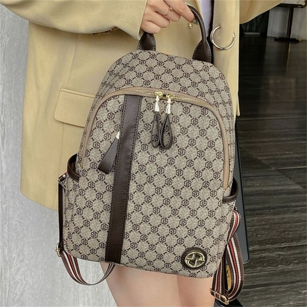 purse retro versatile backpack women's large capacity leisure simple style dual-purpose small backpack
purse retro versatile backpack women's large capacity leisure simple style dual-purpose small backpack
