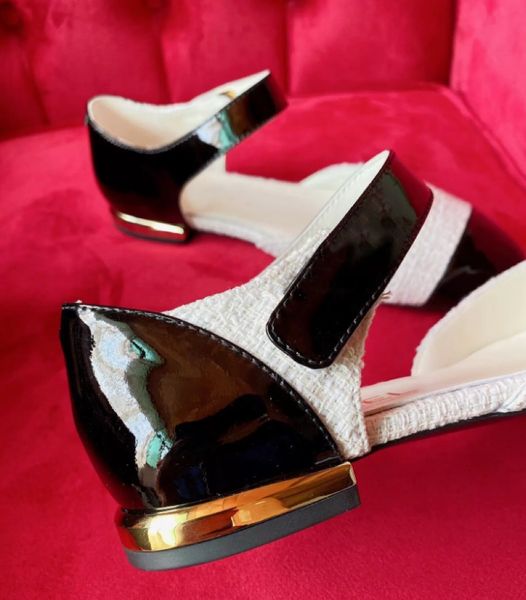 2021 aaaaa+luxury sandals women slipper men slides leather sandal womens hook & loop casual shoes 35-41 with black box and dust bag 657
2021 aaaaa+luxury sandals women slipper men slides leather sandal womens hook & loop casual shoes 35-41 with black box and dust bag 657