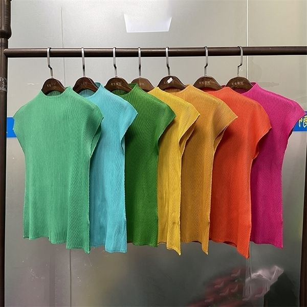 miyake pleated classic sleeveless black bst t-shirt harajuku kawaii korean casual fashion women tees aesthetic clothes 2145 220427, White
miyake pleated classic sleeveless black bst t-shirt harajuku kawaii korean casual fashion women tees aesthetic clothes 2145 220427, White