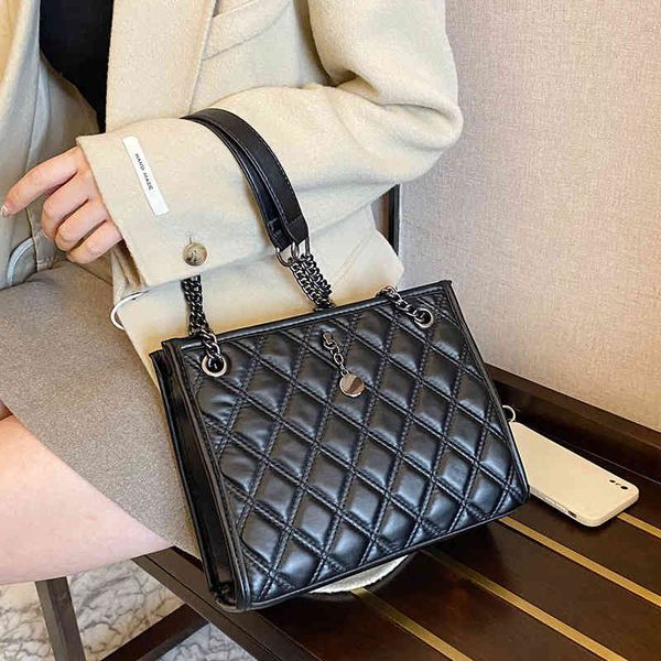 %100 tide brand fashion ladies handbag shoulder bag factory outlet chain 2022 new style texture design
%100 tide brand fashion ladies handbag shoulder bag factory outlet chain 2022 new style texture design