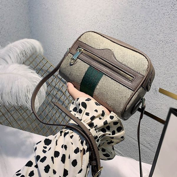 woman bags fashion women shoulder bag italian fashion brand size 19*15cm model sx0515
woman bags fashion women shoulder bag italian fashion brand size 19*15cm model sx0515