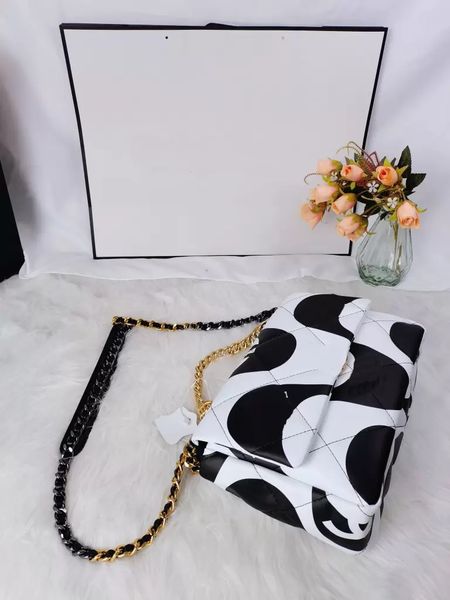 2022 designer luxury shoulder bag messenger handbag casual fashion p with must-have bag 5902
2022 designer luxury shoulder bag messenger handbag casual fashion p with must-have bag 5902