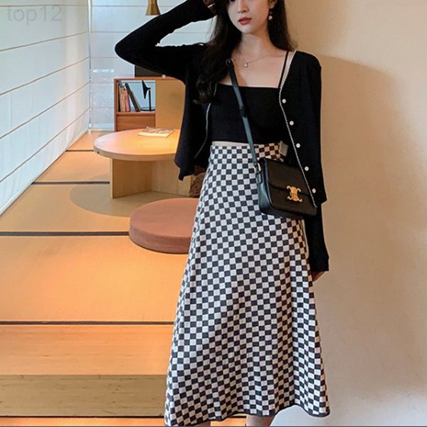 designer smoke childe high waist a-line skirt autumn and winter new french checkerboard medium long knitted for women 2022, White
designer smoke childe high waist a-line skirt autumn and winter new french checkerboard medium long knitted for women 2022, White