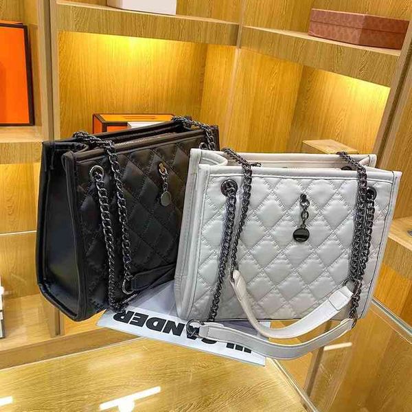 %100 tide brand fashion ladies handbag shoulder bag factory outlet chain women's 2022 spring new lattice embroidery line
%100 tide brand fashion ladies handbag shoulder bag factory outlet chain women's 2022 spring new lattice embroidery line