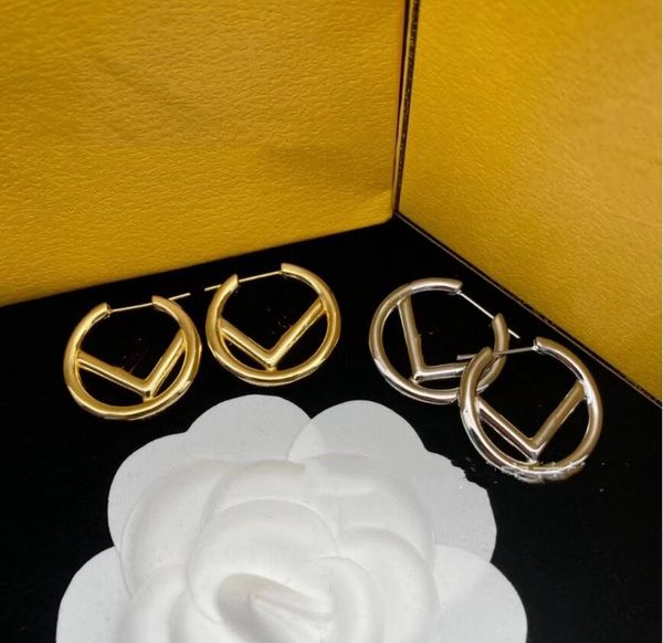 fashion versatile letters dangle & chandelier temperament gold plated brass material 925 silver stud earrings women fast delivery
fashion versatile letters dangle & chandelier temperament gold plated brass material 925 silver stud earrings women fast delivery