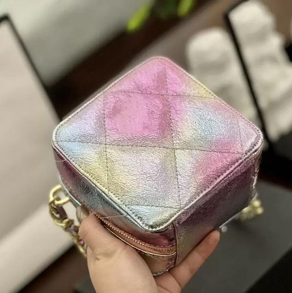 sw 2022ss laser colourful classic box sqaure bags dazzling color mini vanity quilted matelasse chain crossbody shoulder luxury designer tiny
sw 2022ss laser colourful classic box sqaure bags dazzling color mini vanity quilted matelasse chain crossbody shoulder luxury designer tiny