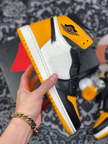 authentic 1 high og yellow toe basketball shoes taxi black sail athletic 1s light curry volt 85 georgetown retro men women sports sneakers
authentic 1 high og yellow toe basketball shoes taxi black sail athletic 1s light curry volt 85 georgetown retro men women sports sneakers