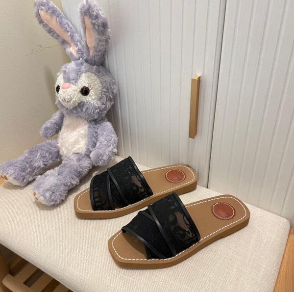 famous designer ladies webbing slippers luxury brand lace letter women no-slip beach shoes classic female flat sandals summer fashion outer, Black
famous designer ladies webbing slippers luxury brand lace letter women no-slip beach shoes classic female flat sandals summer fashion outer, Black