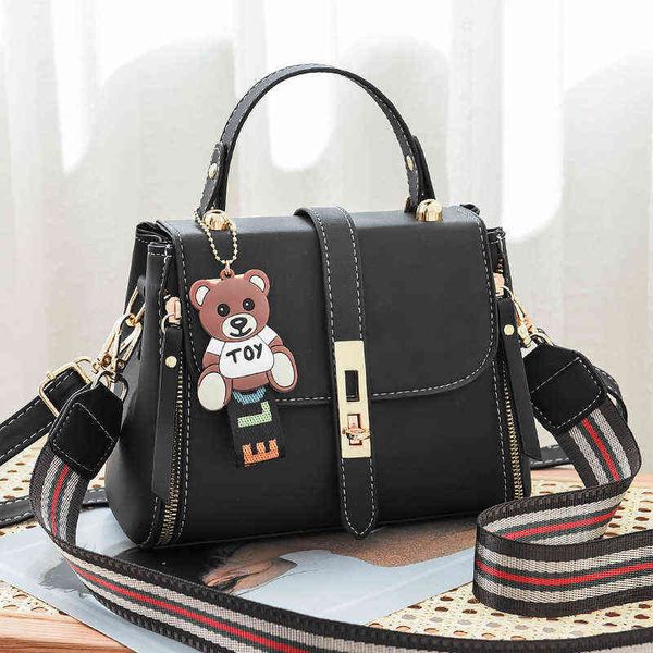 88-6-27 women's new printed soft leather portable shoulder msenger bag 2022 factory online export fashion trendy brand ladies hand mess
88-6-27 women's new printed soft leather portable shoulder msenger bag 2022 factory online export fashion trendy brand ladies hand mess
