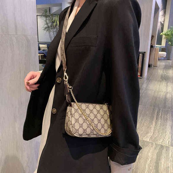 popular bag female summer 2022 new broadband small square advanced sense messenger versatile printed chain purses
popular bag female summer 2022 new broadband small square advanced sense messenger versatile printed chain purses