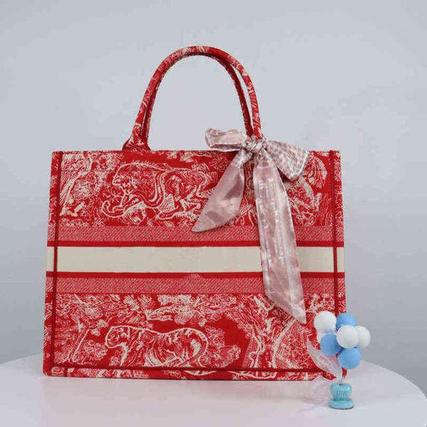 luxurys designer bag shoulder bags woman fashion classic handbags embroidery limited edition lady handbag high capacity travel yzvb
luxurys designer bag shoulder bags woman fashion classic handbags embroidery limited edition lady handbag high capacity travel yzvb