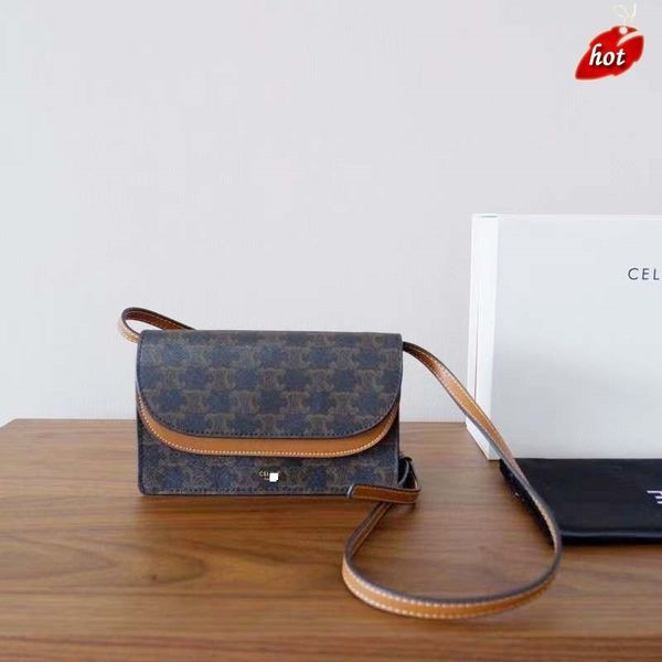factory online export designer brand bag handbag new classic leather triumphal box one shoulder msenger accordion envelope double-layer smal
factory online export designer brand bag handbag new classic leather triumphal box one shoulder msenger accordion envelope double-layer smal