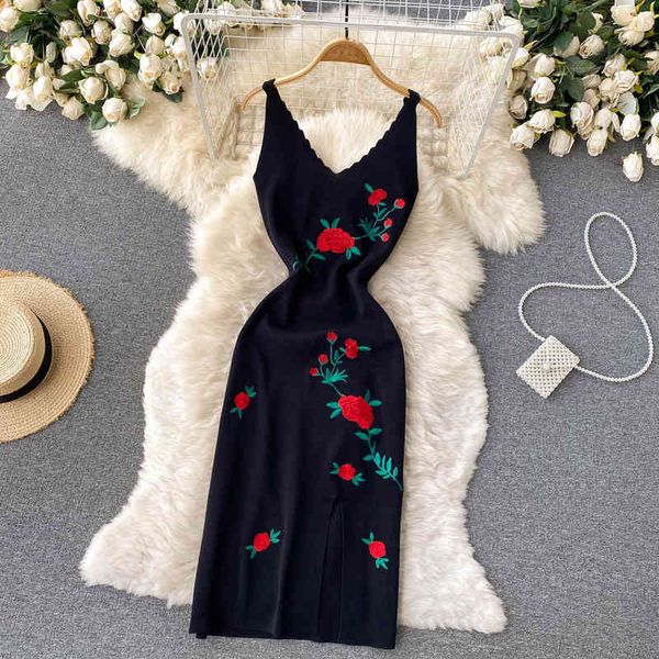 casual dresses pure girls wear rose embroidered suspender dress feminine v-neck side fork medium length knitted skirt nbrg, Black;gray
casual dresses pure girls wear rose embroidered suspender dress feminine v-neck side fork medium length knitted skirt nbrg, Black;gray