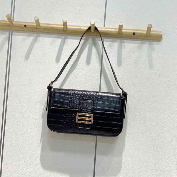 crocodile pattern small square bag new handbag armpit bag style one shoulder messenger bag
crocodile pattern small square bag new handbag armpit bag style one shoulder messenger bag