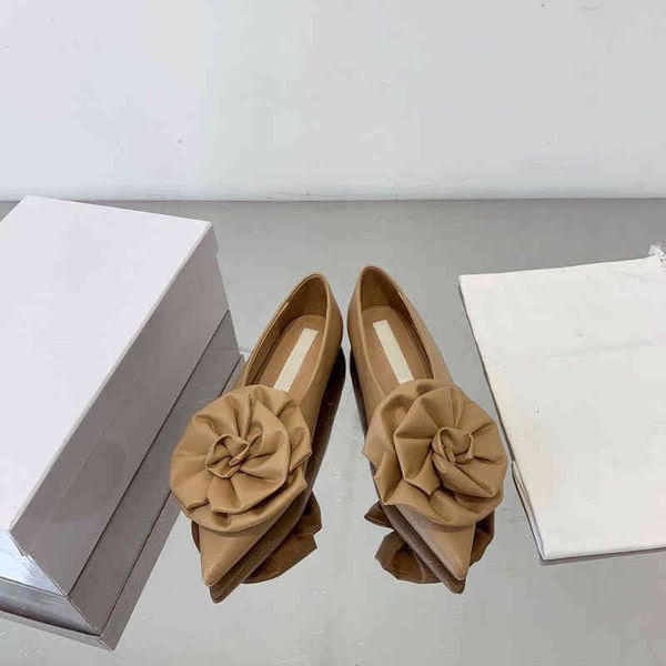 slippers spring and summer cowhide face beautiful rose pointed shallow mouth flat sole single shoes lady fairy women's, Black
slippers spring and summer cowhide face beautiful rose pointed shallow mouth flat sole single shoes lady fairy women's, Black