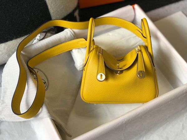 ladies cowhide mini make-up bag. imported materials make classic fashion. size is 19.5 cm.waist bags
ladies cowhide mini make-up bag. imported materials make classic fashion. size is 19.5 cm.waist bags