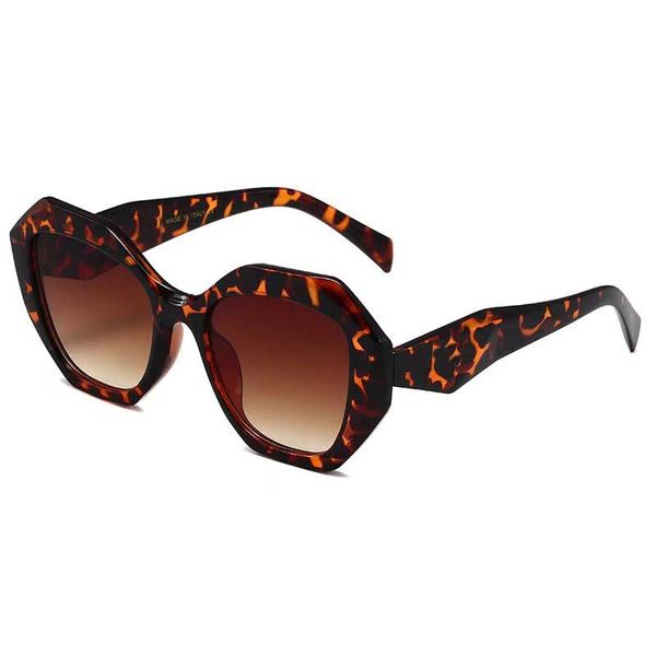 new classic retro designer men women sunglasses fashion trend 8694 sun glasses anti-glare uv400 casual eyeglasses for women, White;black
new classic retro designer men women sunglasses fashion trend 8694 sun glasses anti-glare uv400 casual eyeglasses for women, White;black