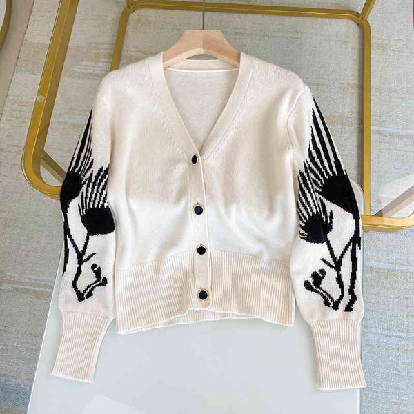 2022c factory direct sale trendy brand men's t-shirts women's new cashmere knitted cardigan autumn and winter c sleeve v-neck coat, White
2022c factory direct sale trendy brand men's t-shirts women's new cashmere knitted cardigan autumn and winter c sleeve v-neck coat, White