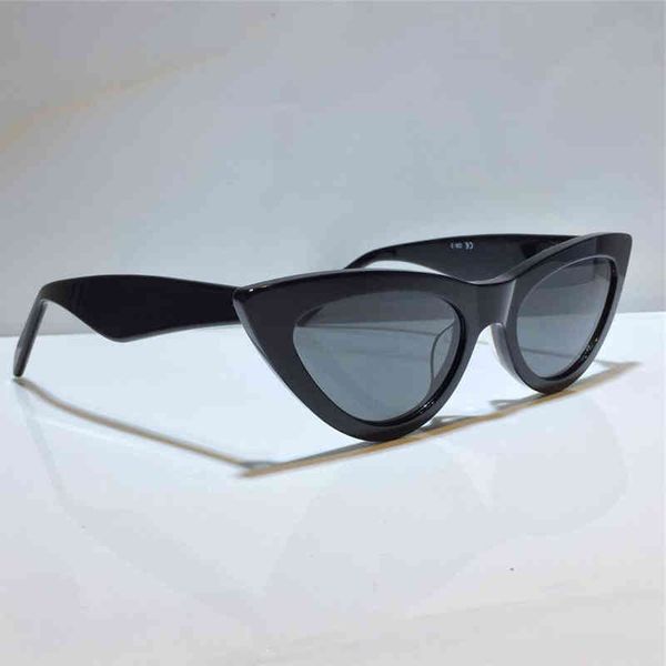 sunglass for men and women summer style anti-ultraviolet retro shield lens plate invisible frame fashion eyeglass random box 40019, White;black
sunglass for men and women summer style anti-ultraviolet retro shield lens plate invisible frame fashion eyeglass random box 40019, White;black