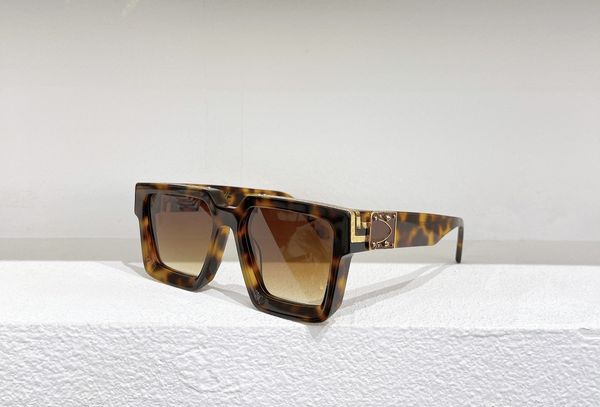 1.1 millionaires sunglasses red gold frame z1165e made in italy sunglasses for men full frame vintage designersunglasses for men shiny, White;black
1.1 millionaires sunglasses red gold frame z1165e made in italy sunglasses for men full frame vintage designersunglasses for men shiny, White;black