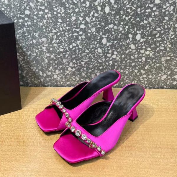 diamond charm mules la medusa womens slippers square toe ladys mid heel fashion luxurys designer silk genuine leather slides avec breloque 3, Black
diamond charm mules la medusa womens slippers square toe ladys mid heel fashion luxurys designer silk genuine leather slides avec breloque 3, Black