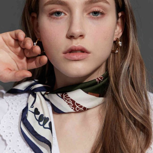 korean yuan shan 2022 spring and autumn mulberry silk scarf female small square scarf professional scarf hair band thin, Black;purple
korean yuan shan 2022 spring and autumn mulberry silk scarf female small square scarf professional scarf hair band thin, Black;purple