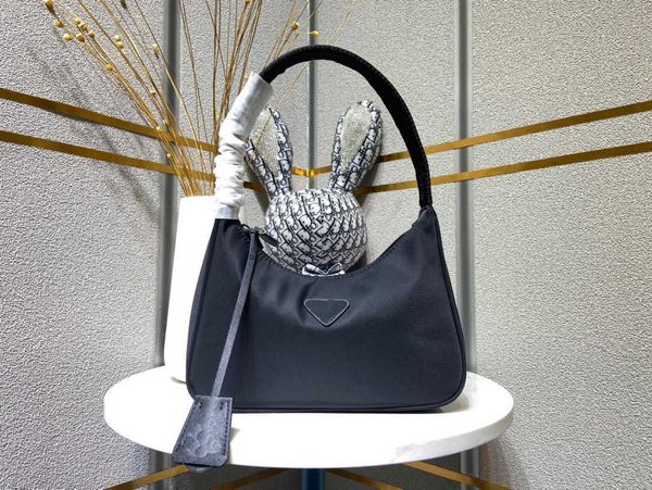2022 sale luxury designer bag 9 color 2000 repeat version women crossbody bag genuine nylon handbags purses lady tote shoulder bags
2022 sale luxury designer bag 9 color 2000 repeat version women crossbody bag genuine nylon handbags purses lady tote shoulder bags