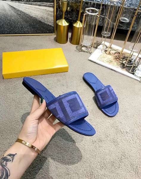 women's flat slippers luxury designer sandals leather brand girls slide sandals casual flip-flops, Black
women's flat slippers luxury designer sandals leather brand girls slide sandals casual flip-flops, Black
