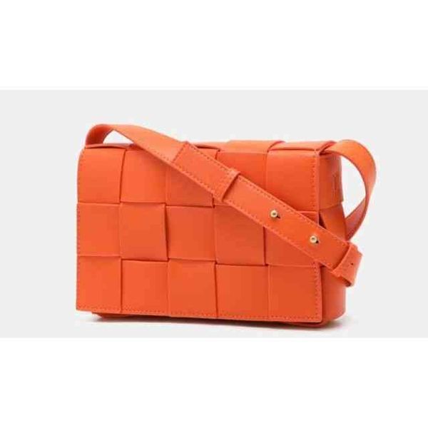 handbags venetas designer bottegas fox netas golden woven leather small square bag retro simple one shoulder versatile fashion messengerq jy
handbags venetas designer bottegas fox netas golden woven leather small square bag retro simple one shoulder versatile fashion messengerq jy