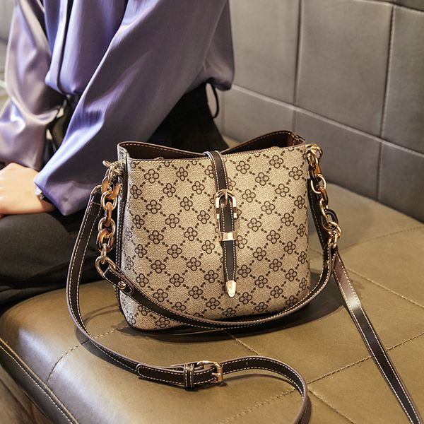 genuine leather bags 2022 fashion ladies presbyopia printing one-shoulder diagonal large-capacity bag luxury brand messenger ba
genuine leather bags 2022 fashion ladies presbyopia printing one-shoulder diagonal large-capacity bag luxury brand messenger ba