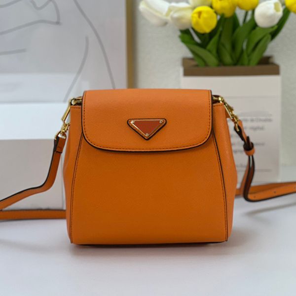 ladies fashion handbags shoulder bags name brand woman striped leather classic retro messenger bags versatile simple casual multifunctional
ladies fashion handbags shoulder bags name brand woman striped leather classic retro messenger bags versatile simple casual multifunctional