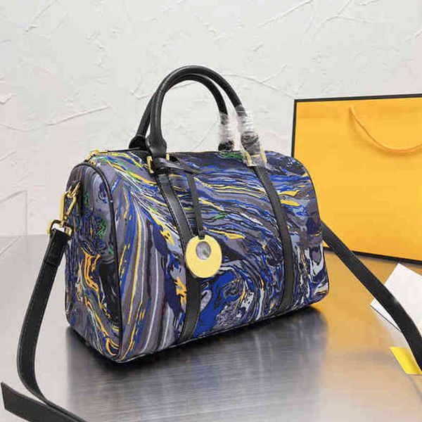 year of the tiger women high capacity gym handbag shoulder leather crossbody female purse designer bag with small pendant 220307
year of the tiger women high capacity gym handbag shoulder leather crossbody female purse designer bag with small pendant 220307