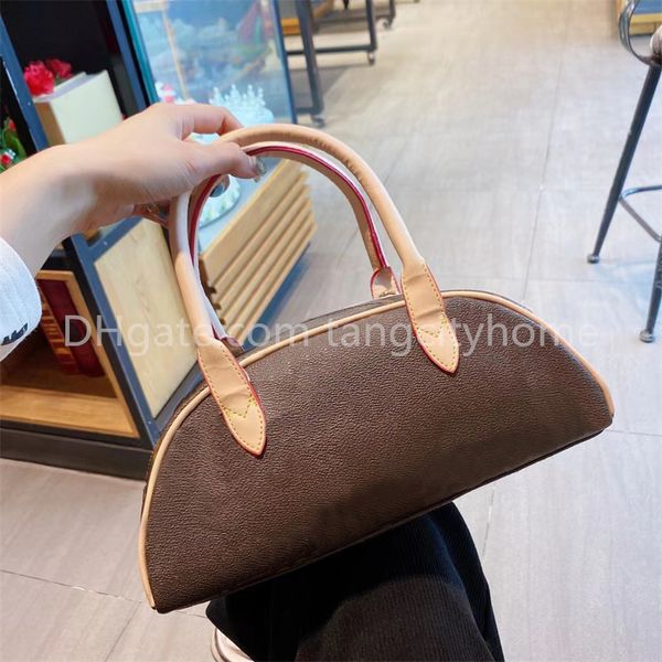 designer totebag luxury ladies handbag bowling bag retro single shoulder messenger bag europe and america large capacity travel
designer totebag luxury ladies handbag bowling bag retro single shoulder messenger bag europe and america large capacity travel