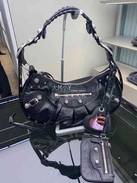 designer balenciga handbag cagole underarm locomotive bag single shoulder women's crossbody
designer balenciga handbag cagole underarm locomotive bag single shoulder women's crossbody