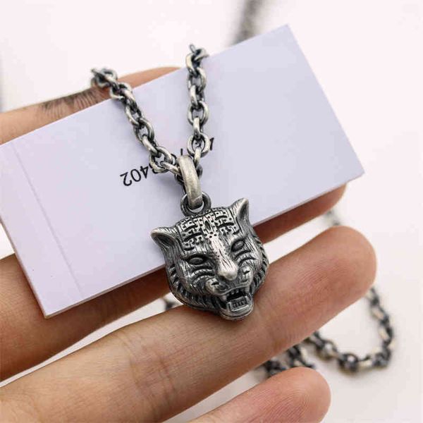 fashion personality antique silver tiger head pendant men and women lovers sweater necklace
fashion personality antique silver tiger head pendant men and women lovers sweater necklace